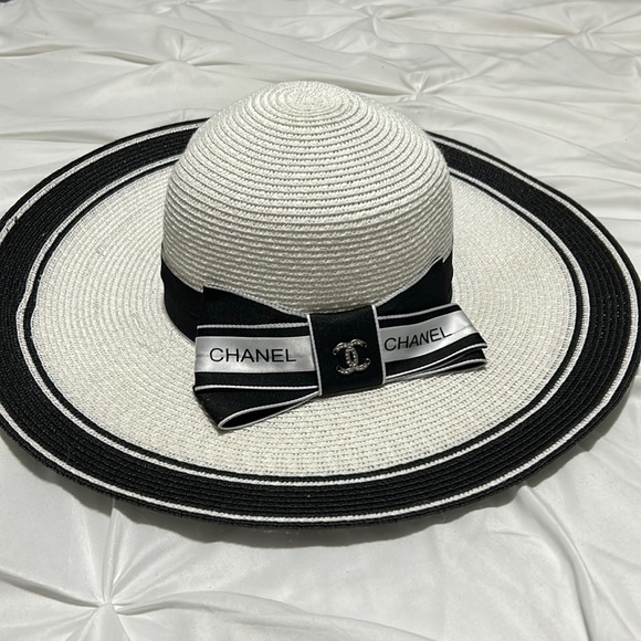 Beautiful Sun Hat Black and White - Picture 1 of 2